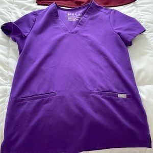 XS Casma 3 pocket figs scrub top